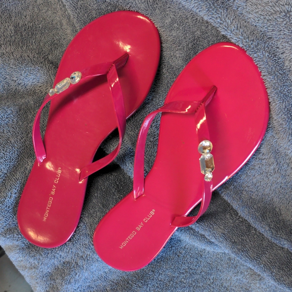 Raspberry Montego Bay Club flip flop style dressy sandals